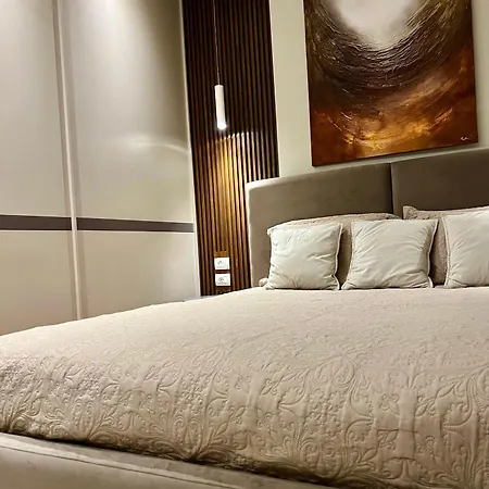 Modern Artdeco Citycenter Apartment